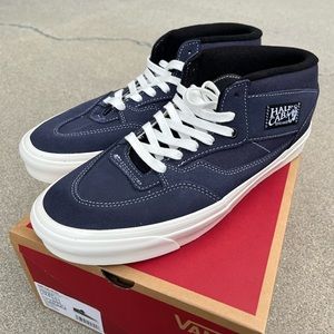 NWT - Vans half cab 33 dx - navy - mens size 12